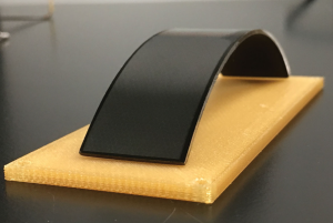 与传统的基于氧化铅的 MCP 技术相比，昊量光电的 ALD-GCA-MCP 技术更加具有优势