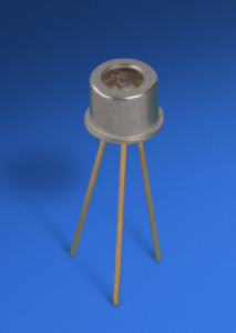 面向 1310/1550 nm 高速通信与测试，适合 ROSA、高速光模块与仪器接收端。